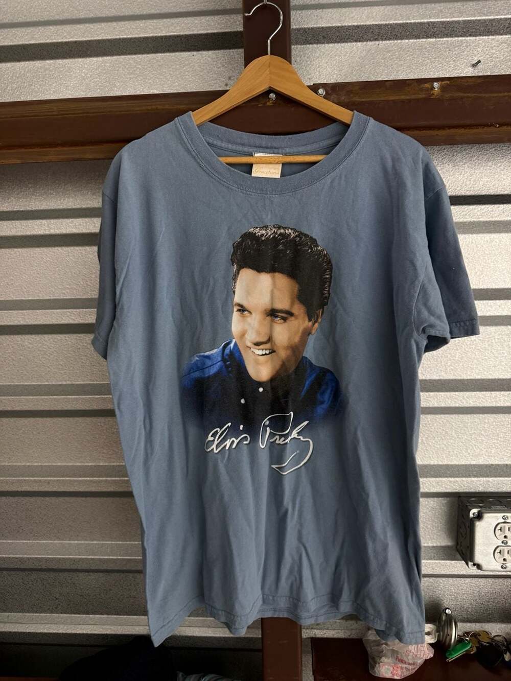 Vintage Elvis Presley Graceland T-Shirt Large Light Blue Graphic 1999 Portrait